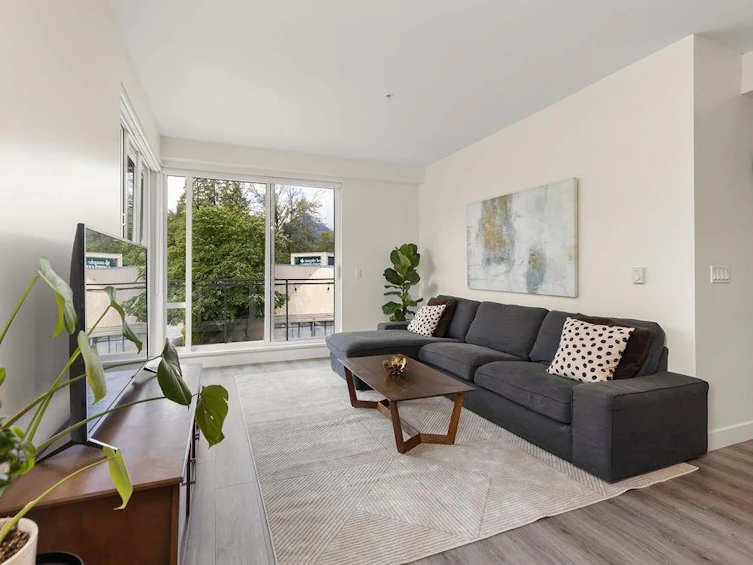 303-1327 Draycott Road, North Vancouver, BC, V7J 1W1 - 2