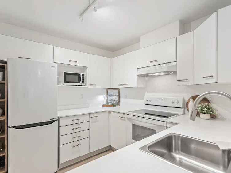 231-1252 Town Centre Boulevard, Coquitlam, BC, V3B 7R7 - 5