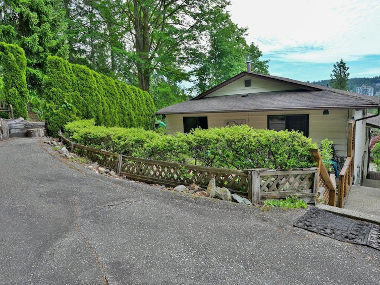 351 Metta Street, Port Moody, BC, V3H 2Y5 - 2