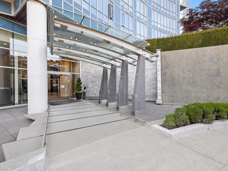 609-4189 Halifax Street, Burnaby, BC, V5C 3X3 - 3