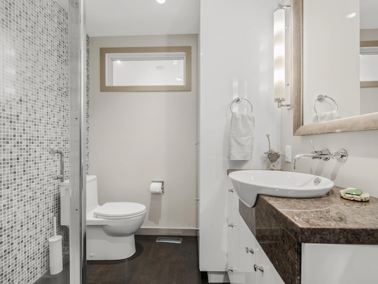 2187 Vanness Avenue, Vancouver, BC, V5N 2M1 - 18