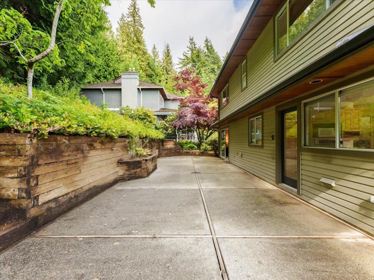 3965 Braemar Place, North Vancouver, BC, V7N 4M8 - 39