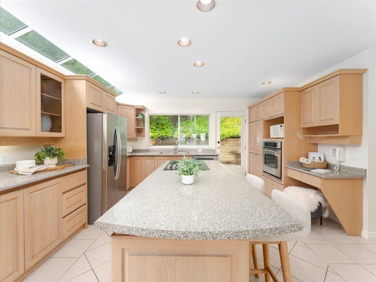 3965 Braemar Place, North Vancouver, BC, V7N 4M8 - 12