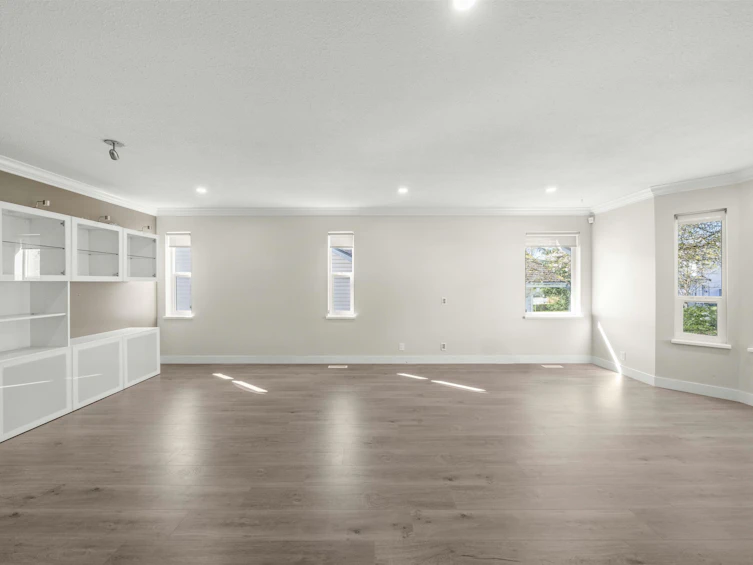 6044 191a Street, Surrey, BC, V3S 8A1 - 5