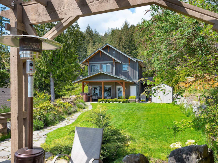 927 Fairway Lane, Bowen Island, BC, V0N 1G2 - 2