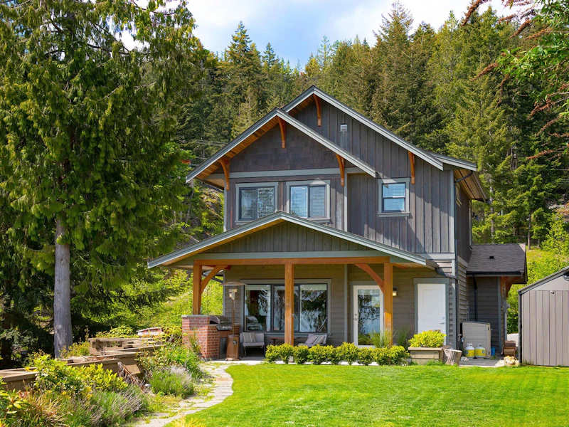 927 Fairway Lane, Bowen Island BC V0N 1G2