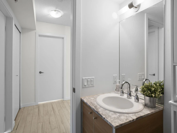 2502-13688 100 Avenue, Surrey, BC, V3T 0G5 - 25