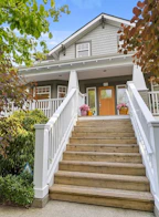 1 318 W 14th Avenue
