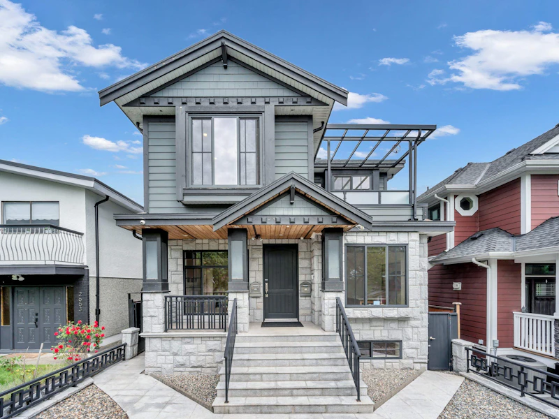 2663 E 6th Avenue, Vancouver BC V5M 1R4