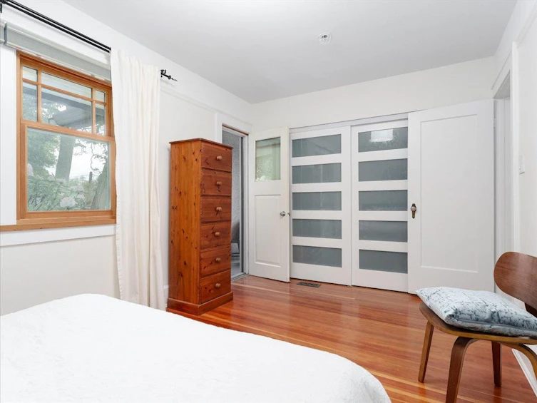 2391 W 10th Avenue, Vancouver, BC, V6K 2J2 - 14