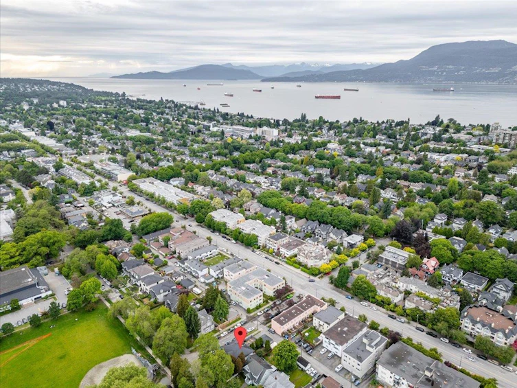2391 W 10th Avenue, Vancouver, BC, V6K 2J2 - 40