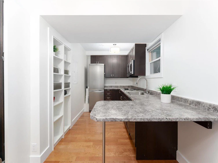 2391 W 10th Avenue, Vancouver, BC, V6K 2J2 - 27