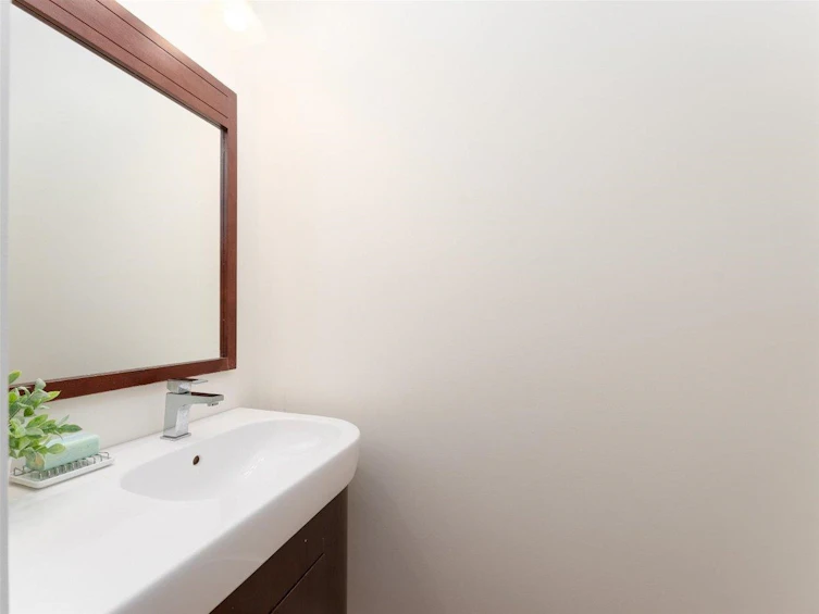 2391 W 10th Avenue, Vancouver, BC, V6K 2J2 - 25