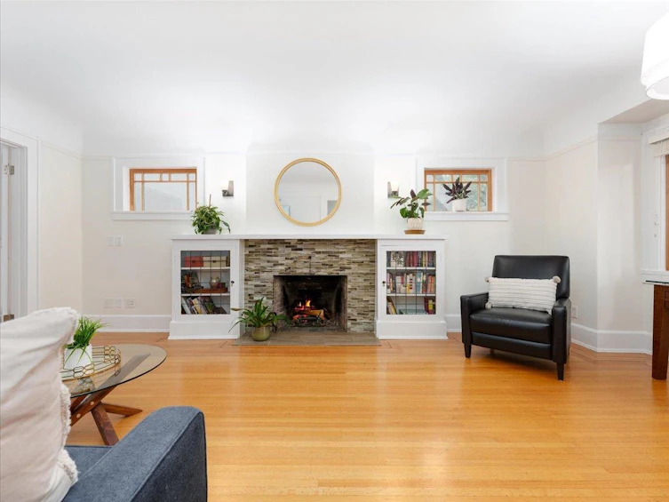 2391 W 10th Avenue, Vancouver, BC, V6K 2J2 - 3