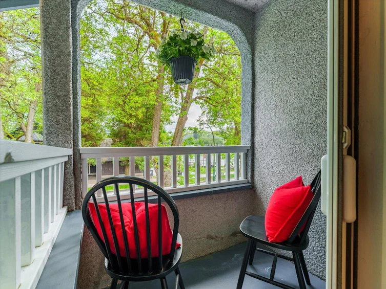 2391 W 10th Avenue, Vancouver, BC, V6K 2J2 - 15