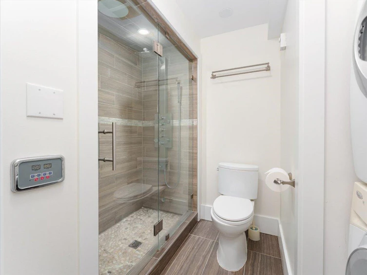 2391 W 10th Avenue, Vancouver, BC, V6K 2J2 - 30