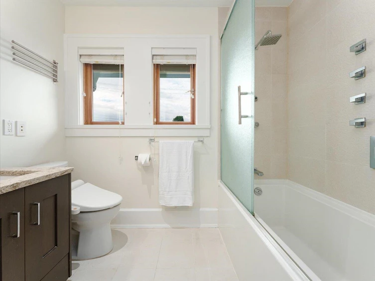2391 W 10th Avenue, Vancouver, BC, V6K 2J2 - 16