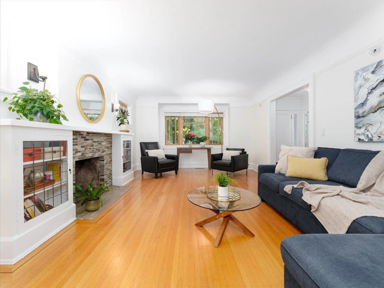 2391 W 10th Avenue, Vancouver, BC, V6K 2J2 - 2