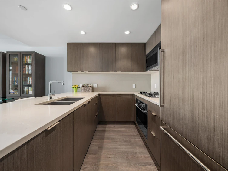 901-112 E 13 Street, North Vancouver, BC, V7L 0E4 - 5