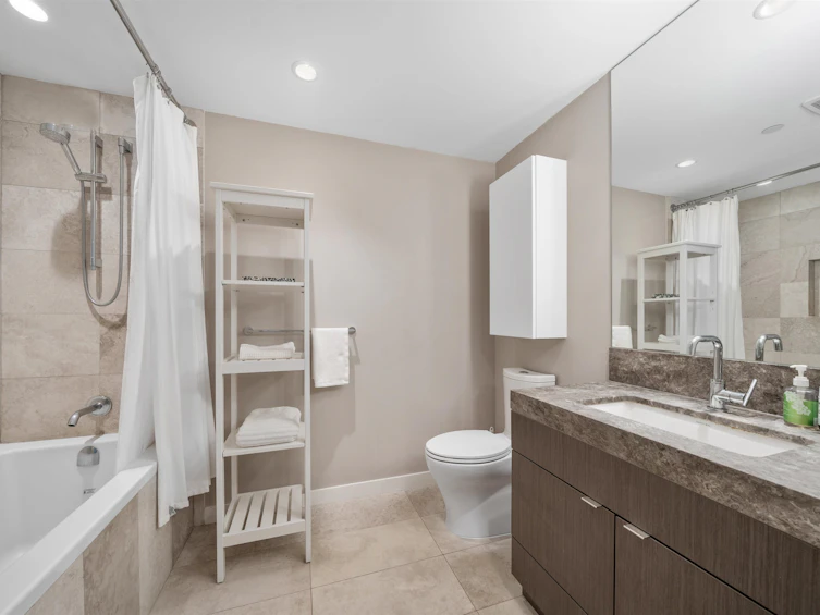 901-112 E 13 Street, North Vancouver, BC, V7L 0E4 - 14