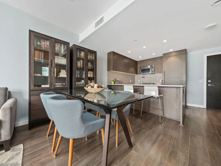901-112 E 13 Street, North Vancouver, BC, V7L 0E4 - 4