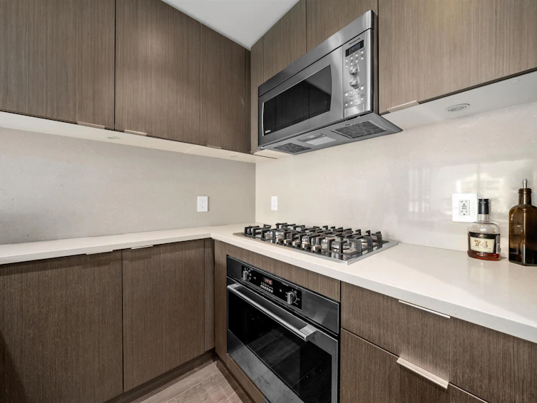 901-112 E 13 Street, North Vancouver, BC, V7L 0E4 - 6