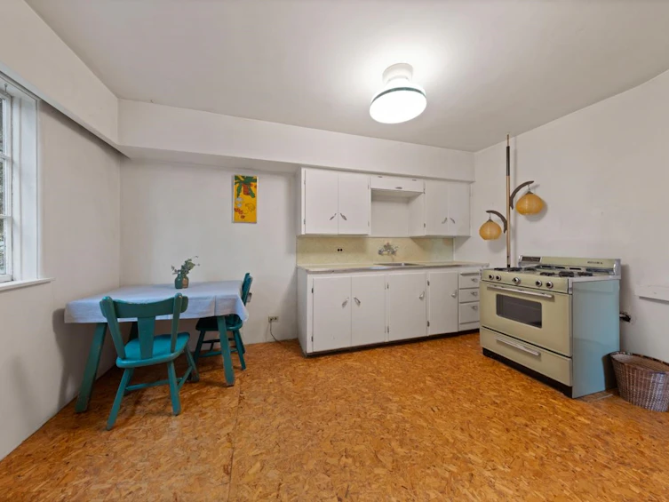 520 Salsbury Drive, Vancouver, BC, V5L 3Z7 - 18
