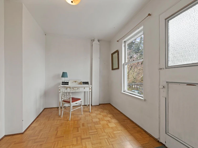 520 Salsbury Drive, Vancouver, BC, V5L 3Z7 - 24