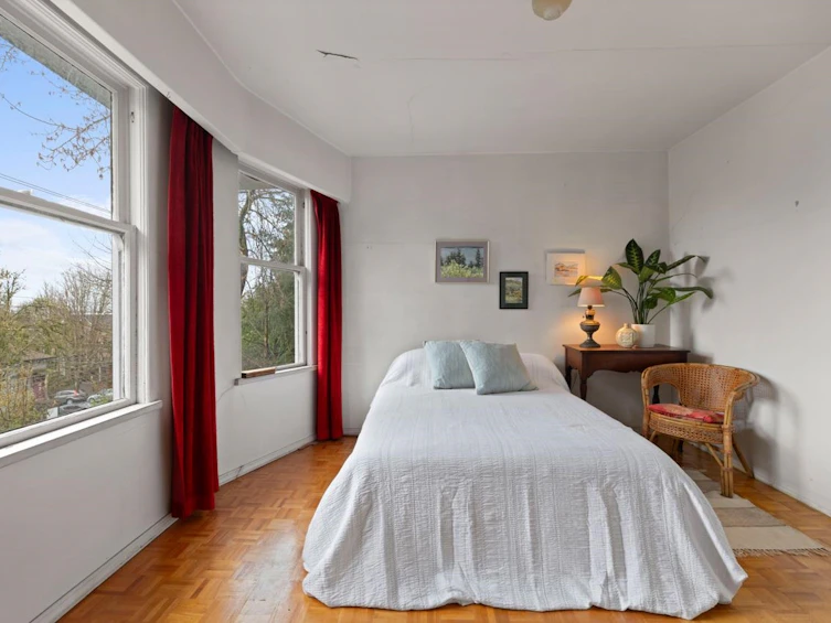 520 Salsbury Drive, Vancouver, BC, V5L 3Z7 - 23