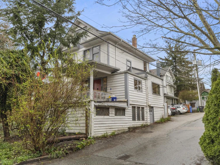 520 Salsbury Drive, Vancouver, BC, V5L 3Z7 - 30