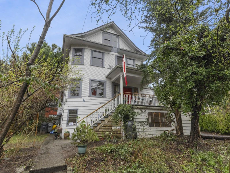 520 Salsbury Drive, Vancouver BC V5L 3Z7