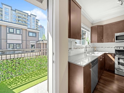 4-838 Royal Avenue - 5