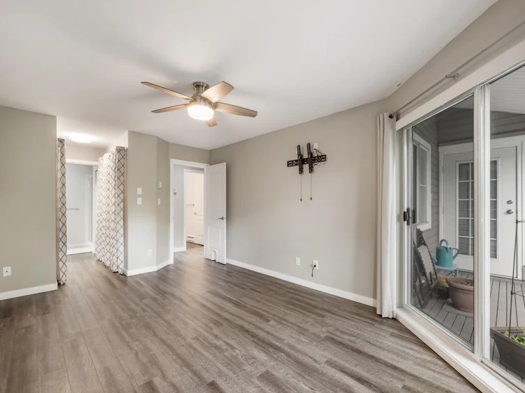 318-15150 108 Avenue, Surrey, BC, V3R 0V1 - 22