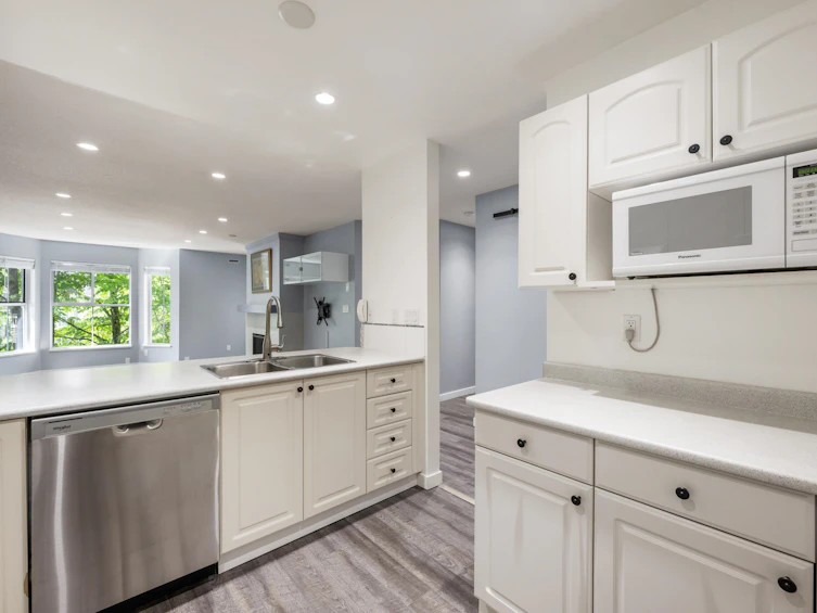 318-15150 108 Avenue, Surrey, BC, V3R 0V1 - 15