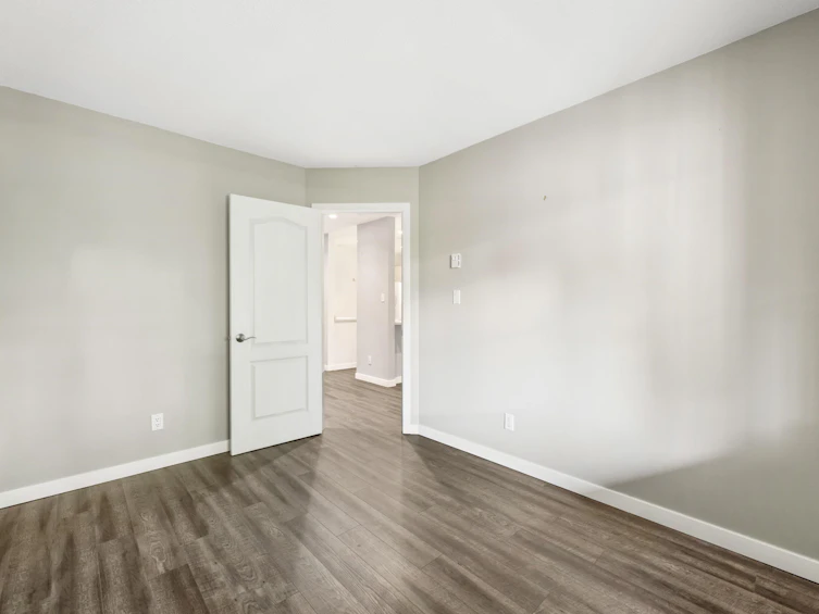 318-15150 108 Avenue, Surrey, BC, V3R 0V1 - 18
