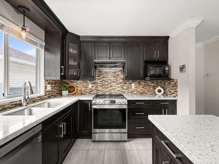 11912 84a Avenue, Delta, BC, V4C 2T4 - 12