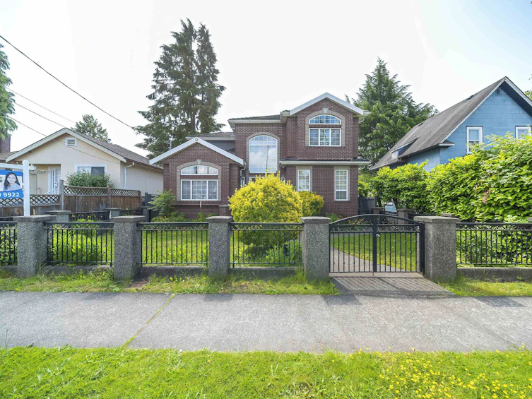 1312 Tenth Avenue, New Westminster, BC, V3M 3H9