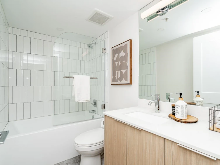 103-345 Lonsdale Avenue, North Vancouver, BC, V7M 3M9 - 15