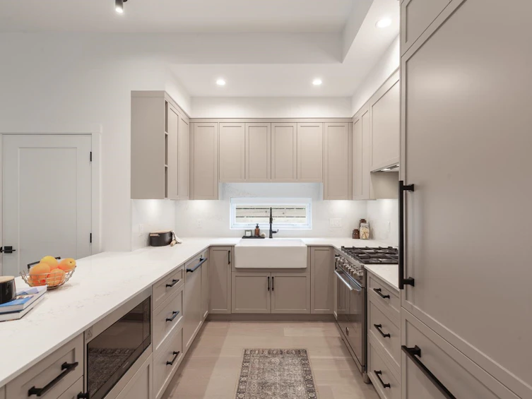 1071 Semlin Drive, Vancouver, BC, V5L 2N6 - 8