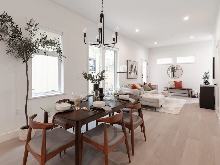 1071 Semlin Drive, Vancouver, BC, V5L 2N6 - 5