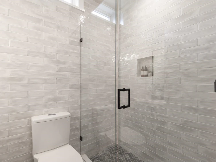 1071 Semlin Drive, Vancouver, BC, V5L 2N6 - 13