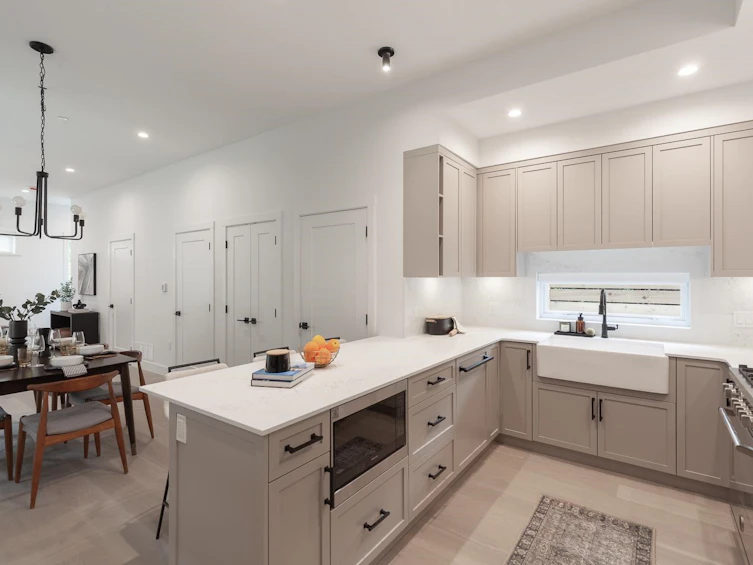 1071 Semlin Drive, Vancouver, BC, V5L 2N6 - 9