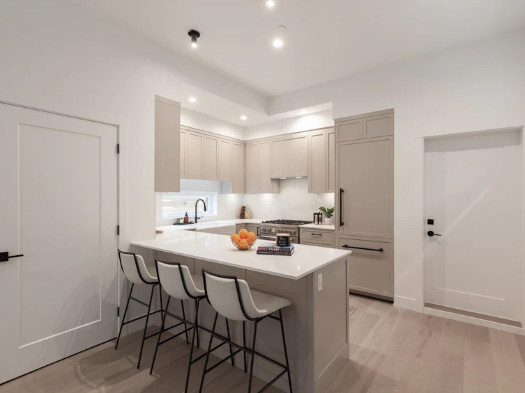 1071 Semlin Drive, Vancouver, BC, V5L 2N6 - 7