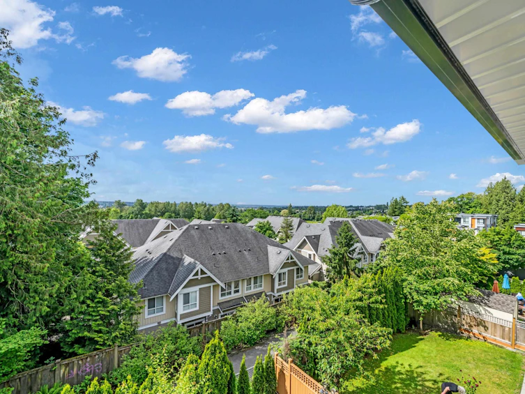 20132 68a Avenue, Langley, BC, V2Y 0B7 - 2
