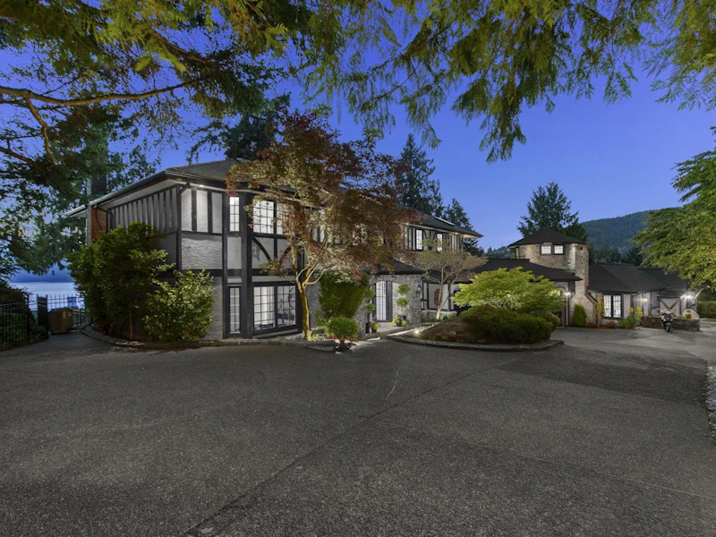 5340 Marine Drive, West Vancouver BC V7W 2P8
