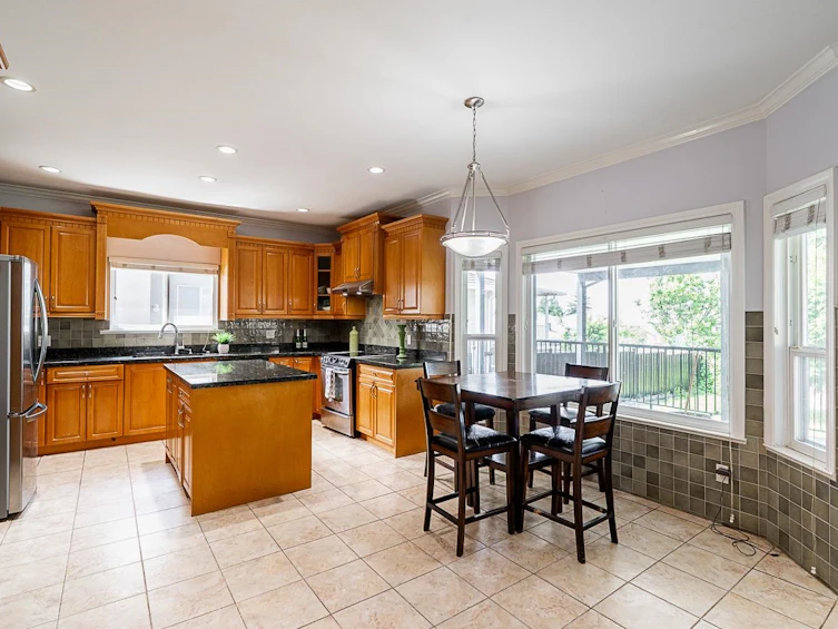 12259 98a Avenue, Surrey, BC, V3V 2J9 - 9