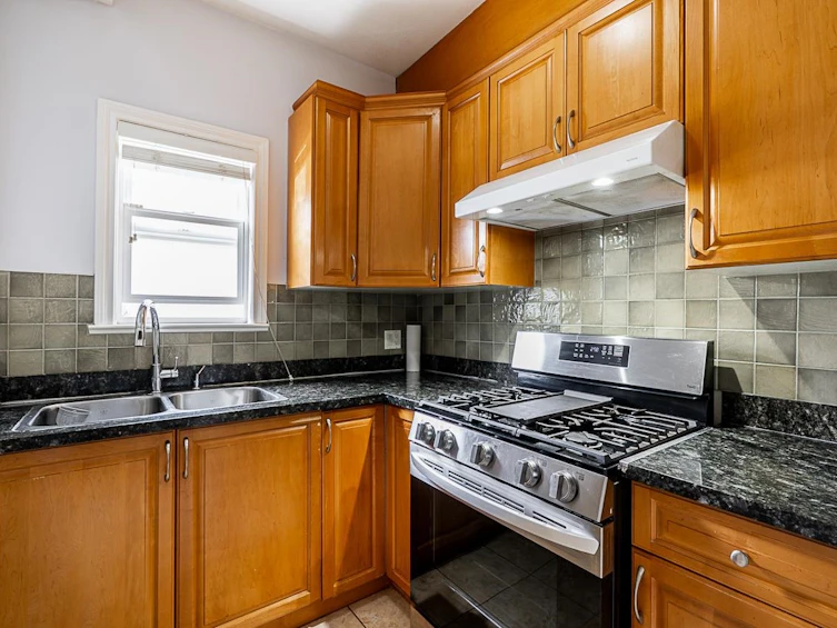 12259 98a Avenue, Surrey, BC, V3V 2J9 - 16