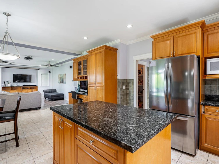 12259 98a Avenue, Surrey, BC, V3V 2J9 - 12