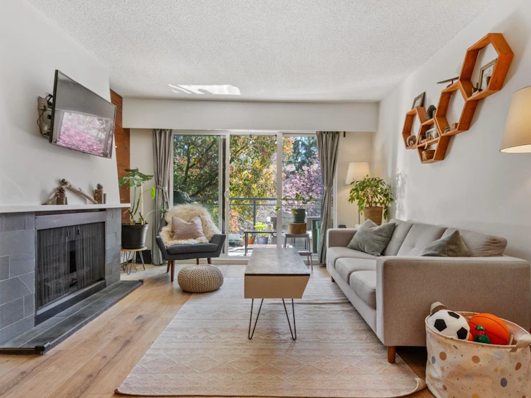 309-319 E 7th Avenue, Vancouver, BC, V5T 1M9 - 2