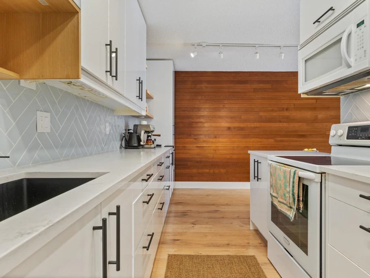 309-319 E 7th Avenue, Vancouver, BC, V5T 1M9 - 5